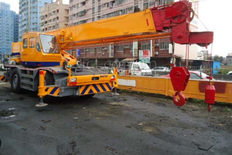 CẦN TRỤC BÁNH LỐP  KATO KR25H-3