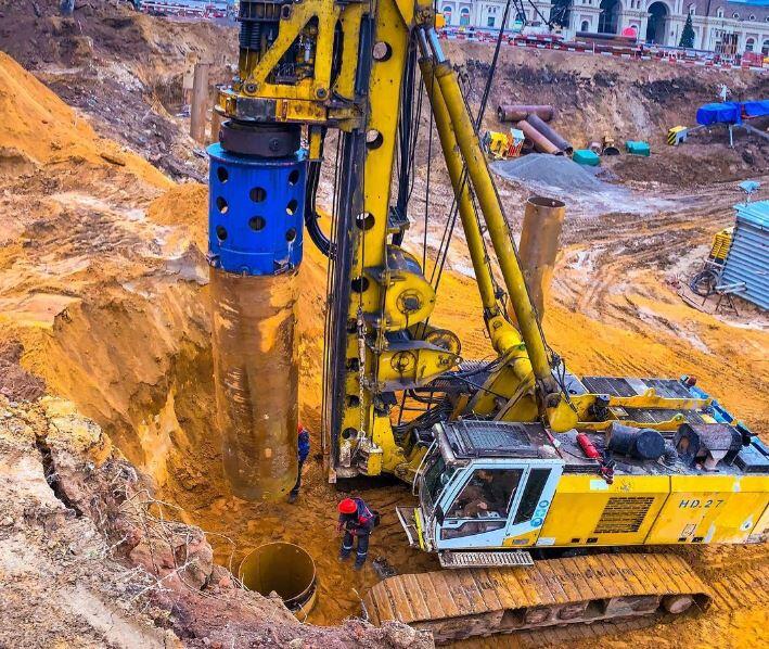 Construction of Larsen piles by Robotic press method